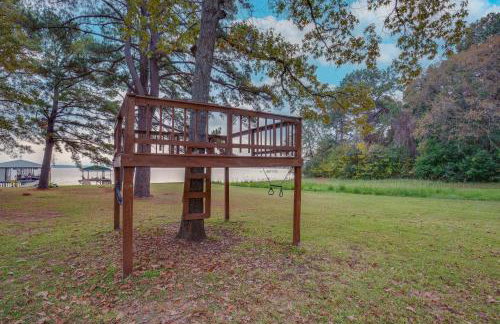 Lakefront Frankston Cabin with Dock and Fire Pit! - Foto 25