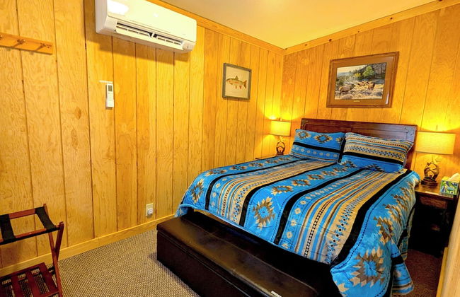 Yellowstone's Treasure Cabins - Photo 42