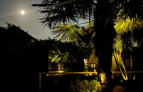 Luxury Lake Front Escape With Hot Tub - Foto 18