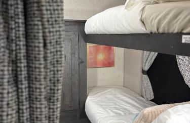 Modern Luxury RV Retreat, Your Cozy Tiny Home - Foto 46