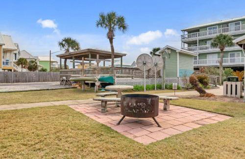 3BR Condo Gulf Views with Pool, Boat Launch and Dock - Photo 29
