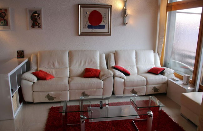 Elegant Apartment With Patio in Hills - Foto 4