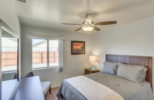 Victorville Home with Fenced Backyard and Patio! - Foto 19