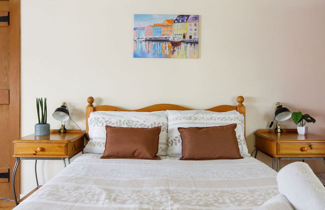 Tranquil Luxe in Country Cottage - Photo 26