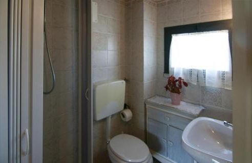 Awesome Home In Querceta With Wifi - Foto 17