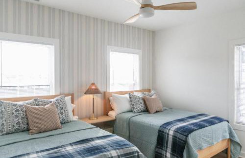 Downtown Indy, Rooftop Deck with Hot Tub, Gym, Bikes, Tesla Charger - Photo 39