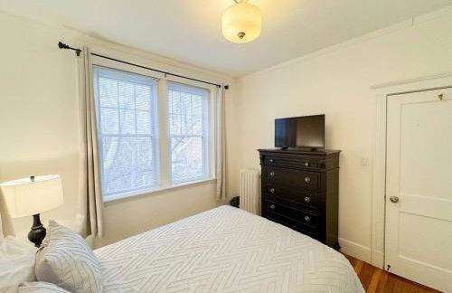 2 bed, in unit laundry, Boston College, balcony - Foto 9