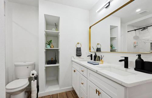 Best of Desoto 4BR, 3BA with Pool, HotTub, Cinema - Foto 26