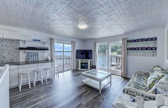 Family Lake House Retreat by Avantstay Sleeps 28 - Foto 48