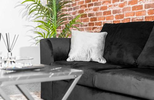 Stylish Four Bedroom House - Garden - Parking - Great Barr 110F - Foto 29