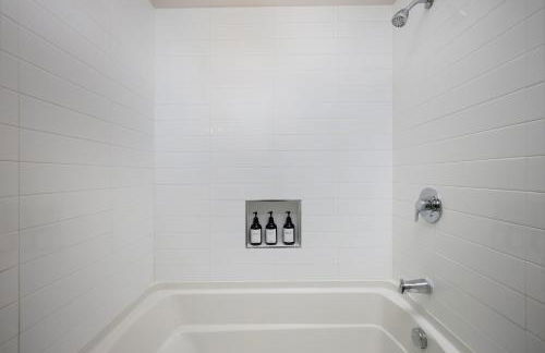 Chic 2BR-Southtown Near Rvrwalk, Dome & Conv - Foto 26