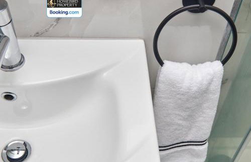 Beautiful 3BDR House By Homebird Property Management Short Lets & Serviced Accommodation Leeds With Free Parking & Free WiFi - Foto 57