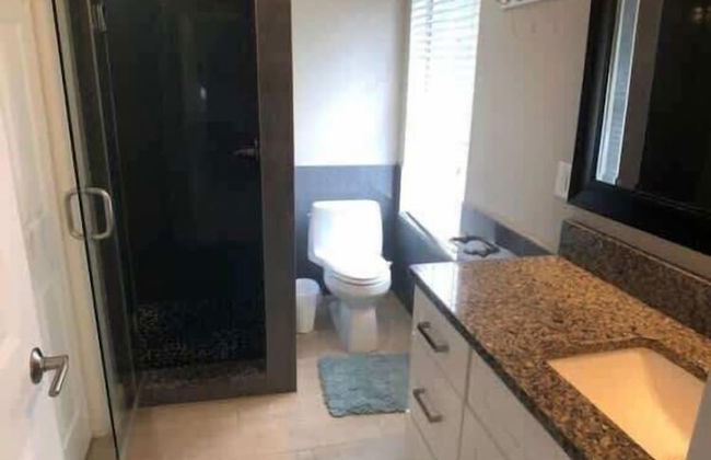 Beautiful Remodeled Private Pool Home - Foto 20