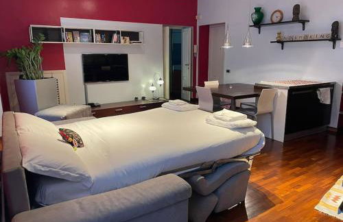 Cozy flat mins walk to Navigli and metro Porta Genova - Foto 6