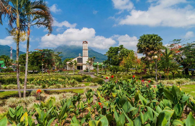 Bus + Boat Transport to La Fortuna - Foto 1