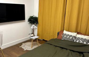 PARIS-MONTROUGE Magnifique Studio Appartement de 35m2 - très cosy pour 1 à 6 personnes refait à neuf - ENTIRE APARTMENT LUXIRIOUS AND WARM - Montrouge Paris 14ème - Proche Aéroport Orly & Parc Expositions Porte de Versailles FREE WIFI GRATUIT - Foto 9