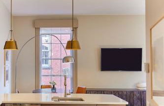 The Docent's Collection - Photo 26