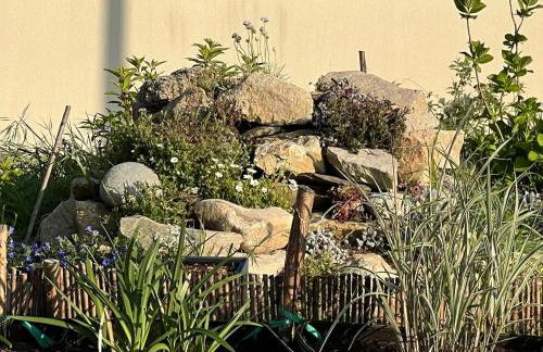 Ti an Aod Beachfront Stone Cottage Sleeps 10 OI Collection Rentals - Foto 34