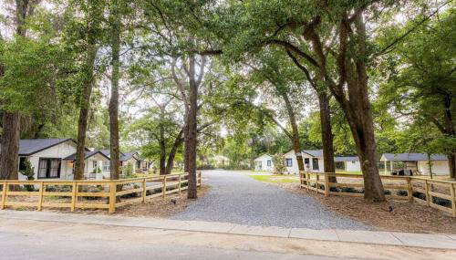 The Peacock - Artsy East Hill Getaway - Foto 3