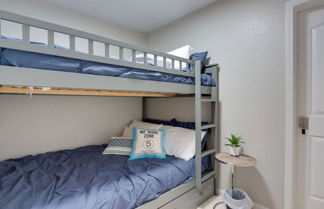 Lakeside Gravois Mills Home w/ Boat Slip + 4 Decks - Foto 5