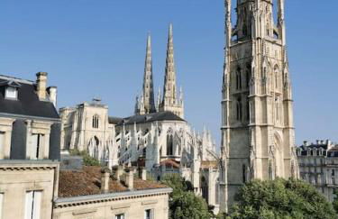 Lumineux appartement sous les toits à Pey Berland - Foto 1