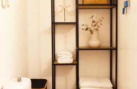 SeaHomes Vacations - Seafront Mediterranean Ap & PKG - Foto 23