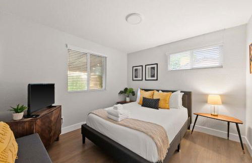 Private Upper Unit Home, Pet Friendly, Min to DT - Foto 11
