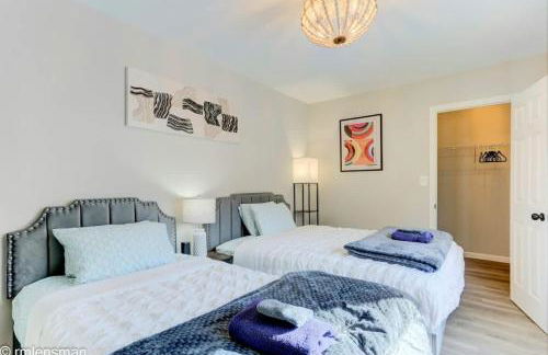 The Hut House 3BR 3BA Game Room Massage Chair - Foto 67