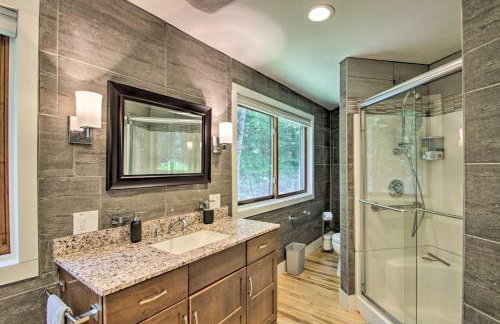 White Mountain Escape with Separate In-Law Suite! - Foto 22