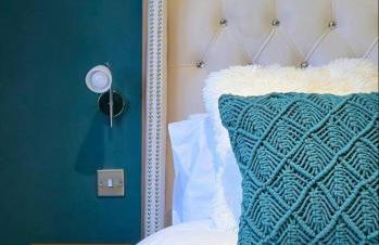 Super luxury 2 bedroom, full house sleep 5 with garden & parking close to airport - Foto 41