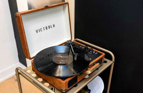 Rooftop Deck Hot Tub Fire pit Sleeps 10 - Foto 25