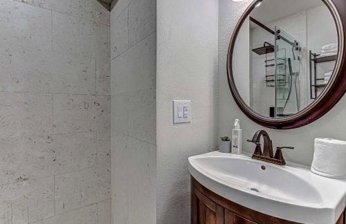 Lakefront LBJ Escape - Boat Slip & Sleeps 8 - Foto 23
