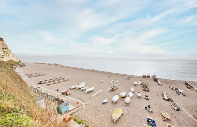 Fantastic 1BD Hideaway, 2 Minutes to the Sea - Photo 27