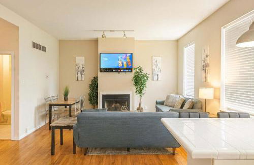 Soulard 2BR Balcony Free Parking Walk to Dining - Foto 10