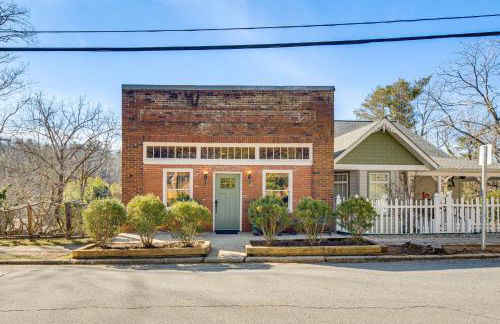 Private Hot Tub, Steps to Main St Saluda Retreat - Foto 5