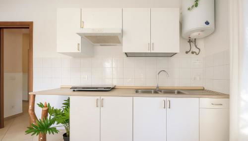 Free parking 5 minutes from the bus stop - Foto 3, stove