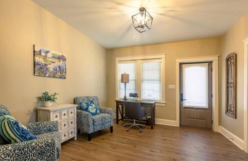 The Queen Place - Updated-Private Backyard - Foto 33