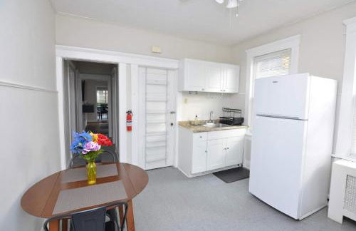 Spacious Home with Parking, Laundry - Near RU, RWJ, NJ Transit - Foto 22