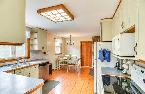 6 Mi to Beach Family Home in Little Compton! - Foto 10