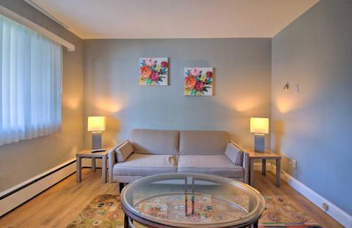 Lakefront Apartment with Patio on Lake St Clair - Foto 6