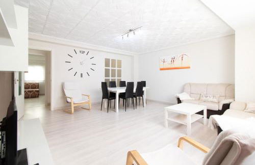 Global Properties, Apartamento de 4 habitaciones a 100 m de la playa - Foto 1