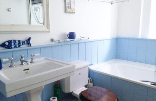 Sea views at Quay Rocks - Photo 4