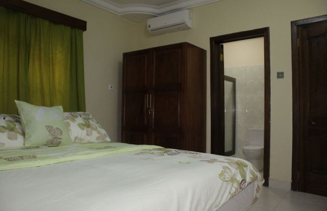 Evergreen Apartments - Photo 4