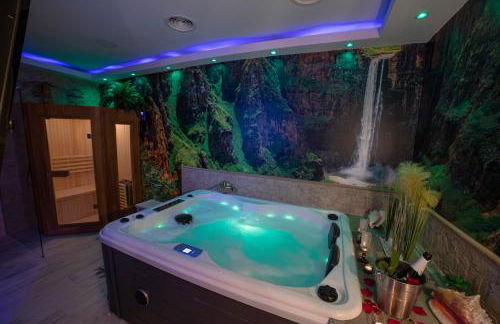 APARTAMENTO ESTRELLA SAUNA SPa JACUZZI - Photo 11