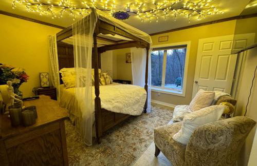 Romantic Getaway or Family Vacay with Mountain Views & Hot Tub - Foto 56