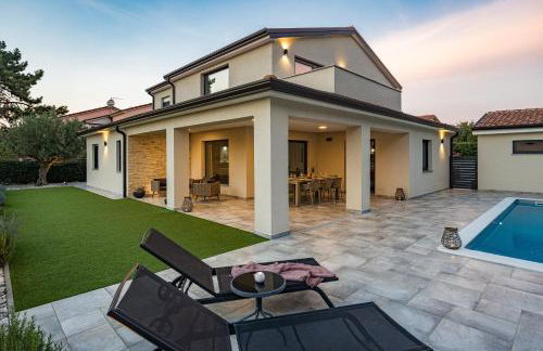 SPECIAL OFFER! NEW LUXURY APARTMENT with pool, fitness, outdoor bar&grill - Foto 33