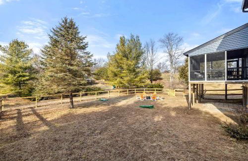 Bright Mountain Cabin with Game Room & Golf Course Views Near Hedgesville, West Virginia - Foto 68