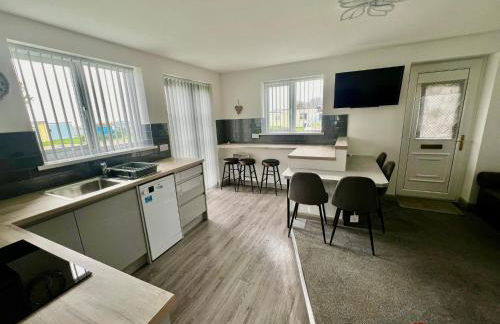 Saltwater Chalet - Photo 8