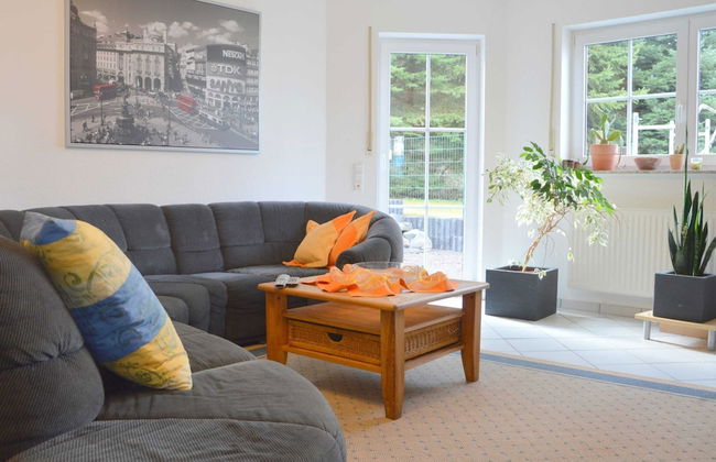 Beautiful Holdiday Home in Ulmen Near the Lake - Foto 14