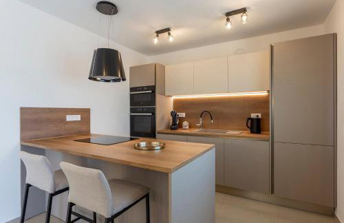 Luxurious new apartment with pool - Foto 34